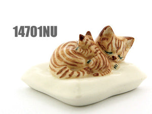 14701NU Ceramic Cats on Cushion