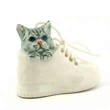 Load image into Gallery viewer, 45003NW White Cat in Shoe No.3

