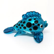 Load image into Gallery viewer, Glass Puffer Fish, Black Dot, Lt. Blue, S ปลาเงาะ
