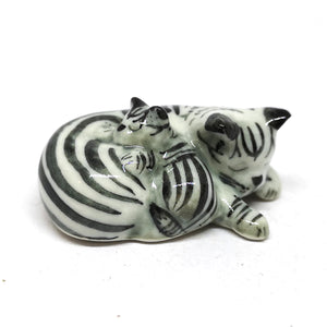 12401NN Ceramic Cat with Baby