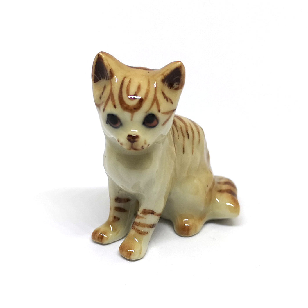 14901NU Ceramic Cat No. 1