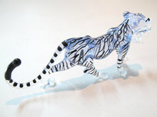Load image into Gallery viewer, GTUG04S Glass White Tiger S
